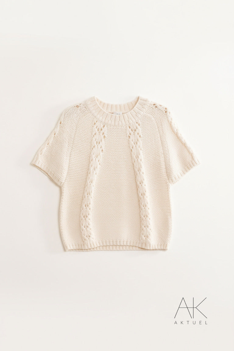 Pull écru en maille torsadée à manches courtes