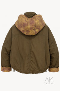 Blouson courte à capuche et détails à carreaux marron kaki