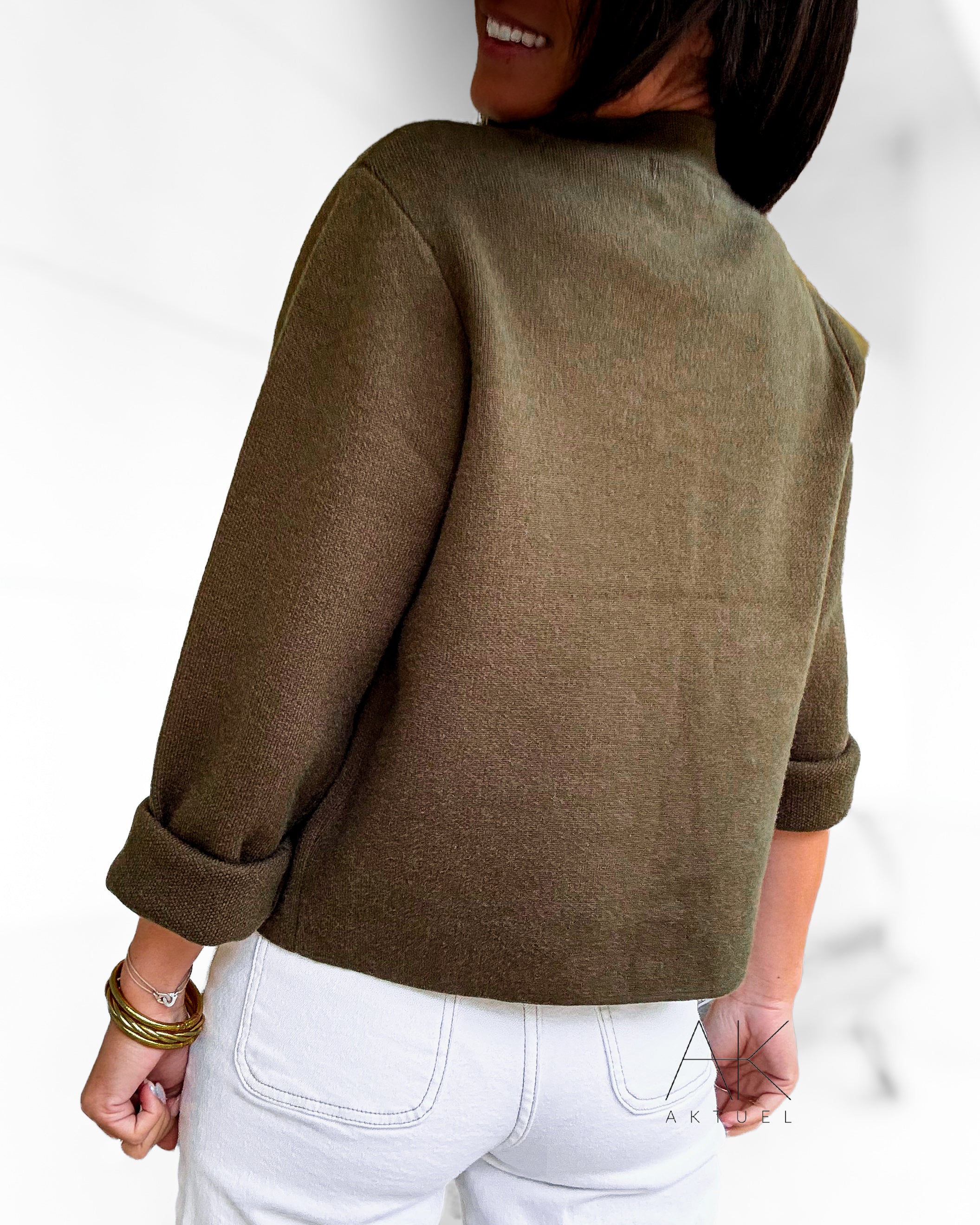 Cardigan officier kaki à boutons dorés