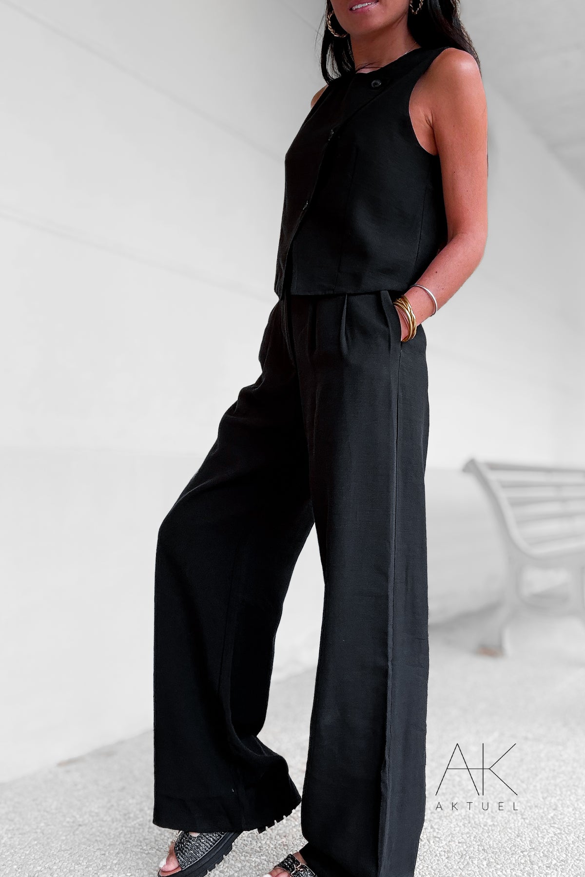 Pantalon large noir en lin