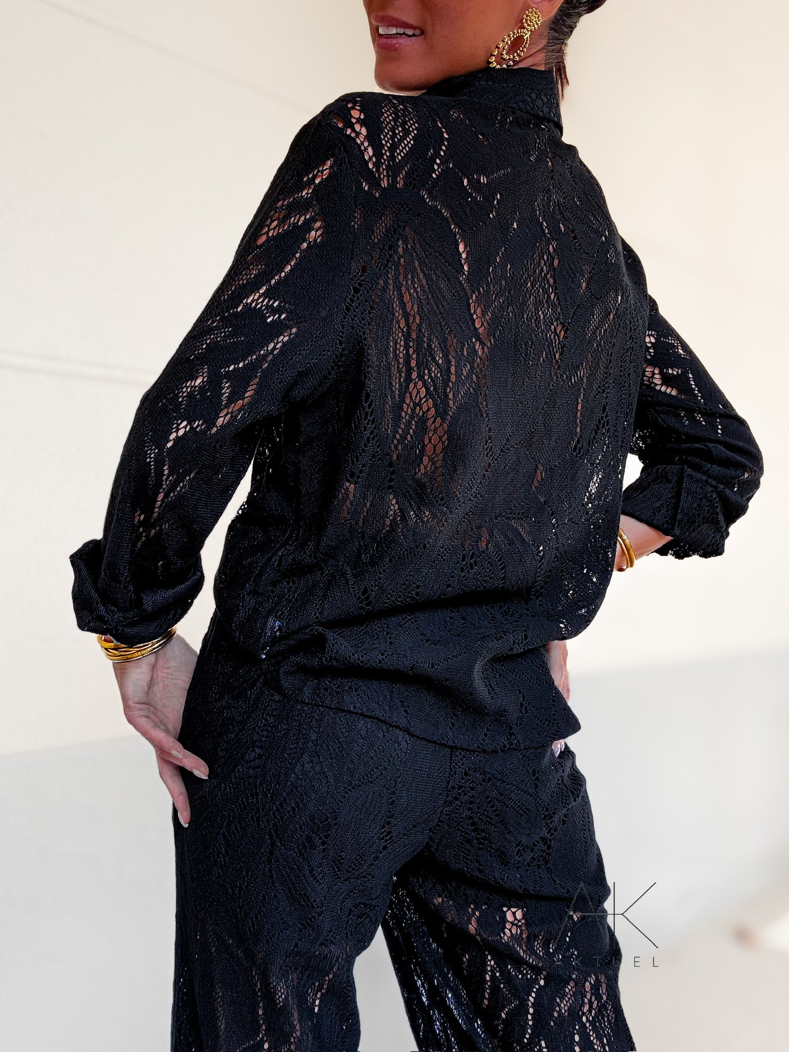 Chemise noire en dentelle