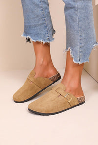 Sabots mules camel effet suédine à boucle