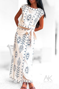 Ensemble brodé écru et bleu marine – Top & jupe longue bohème chic