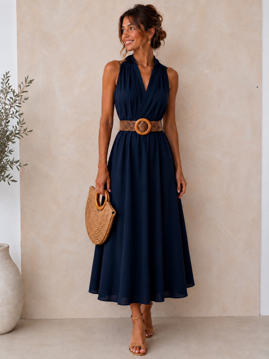 Robe longue dos nu bleu marine ceinture tressée