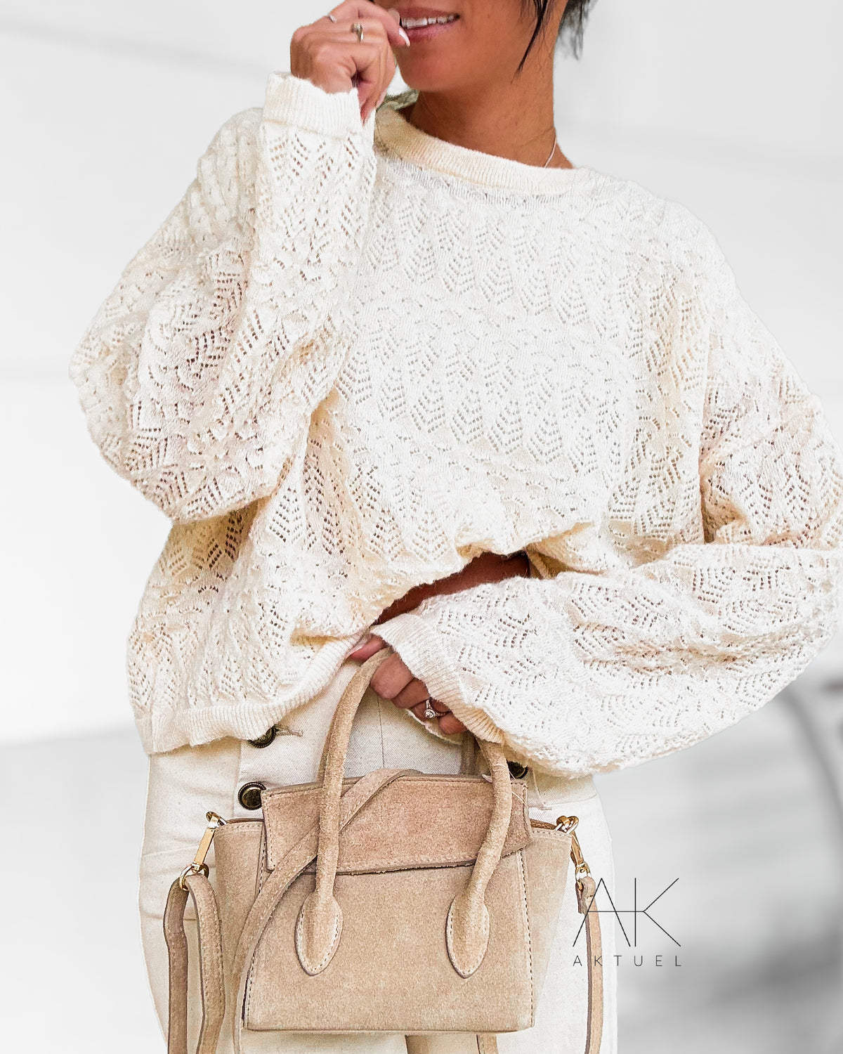 Pull ajouré écru maille dentelle