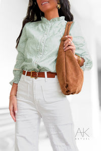 Blouse vert brodée détails dentelle