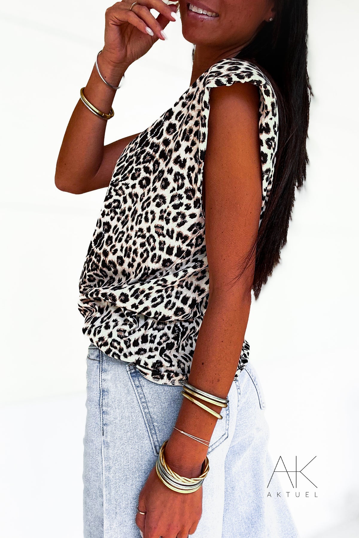 T-shirt à épaulette léopard