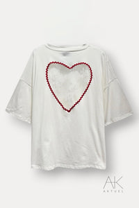 T-shirt blanc cœur dentelle dans le dos