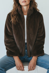 Manteau court en fourrure synthétique réversible chocolat