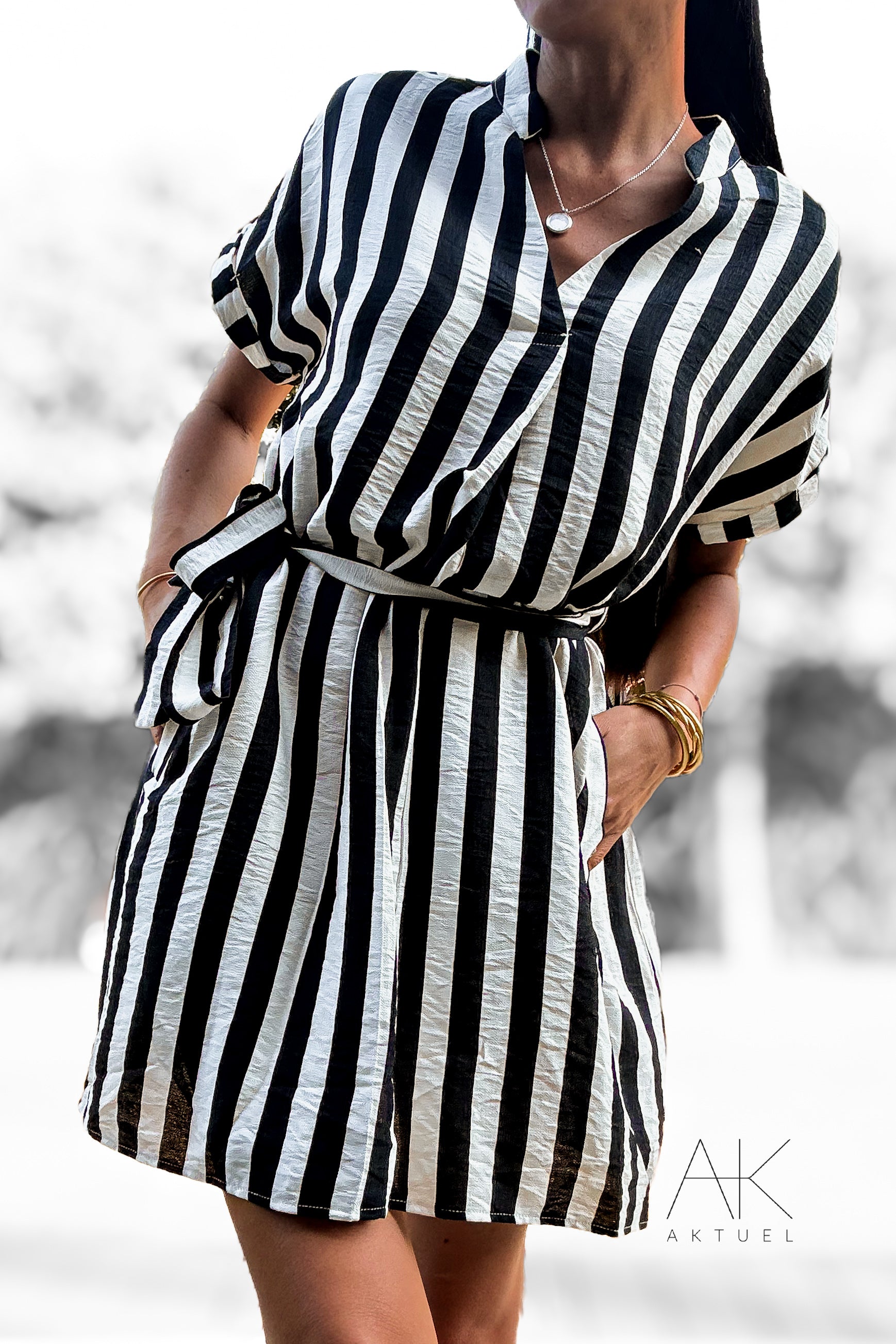 Robe chemise rayée noire et écru