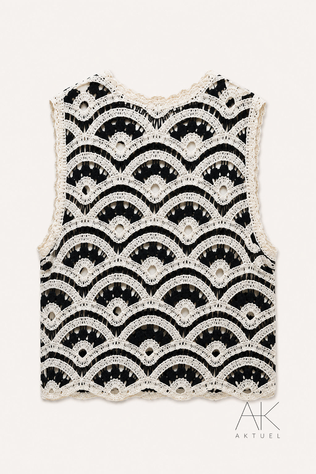 Top crochet ajouré noir