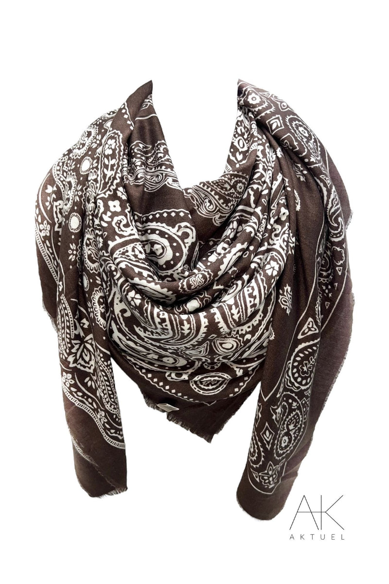 Foulard carré marron à motif bandana