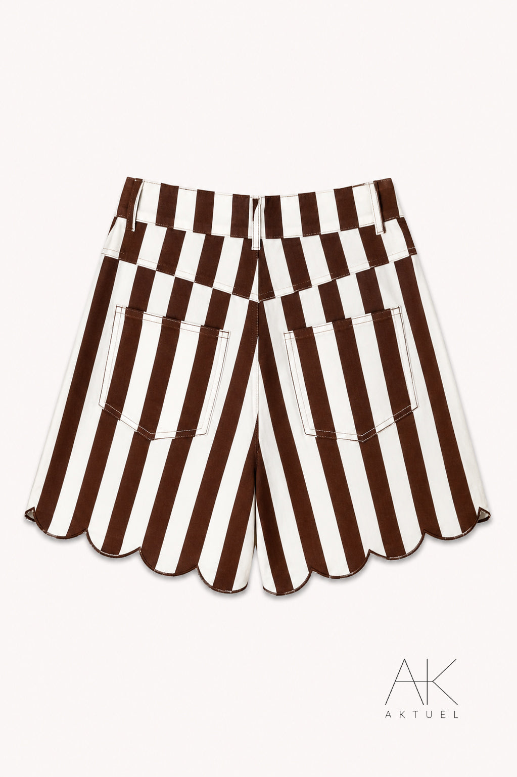 Short en jean à rayures finition festonnée vert chocolat
