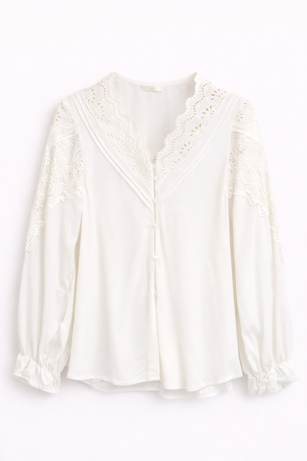 Chemise blanche détails dentelle