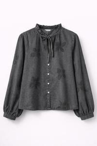 Blouse en jean gris brodée col volanté