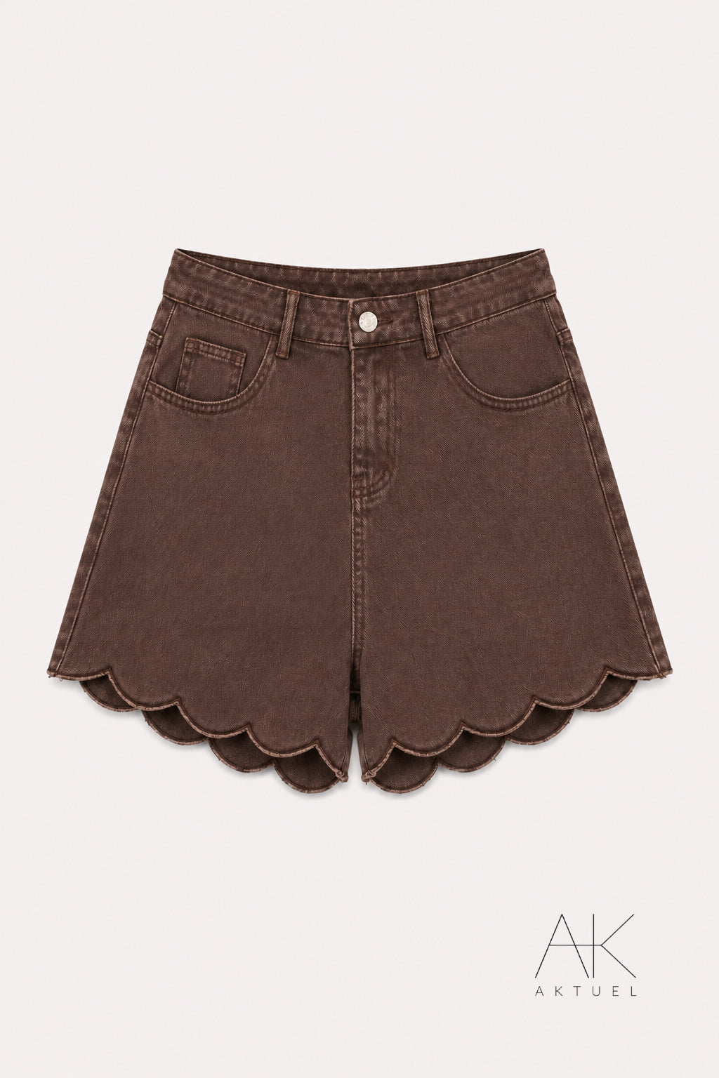 Short en jean marron finition festonnée