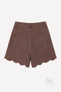 Short en jean marron finition festonnée