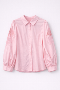 Chemise rose à manches brodées