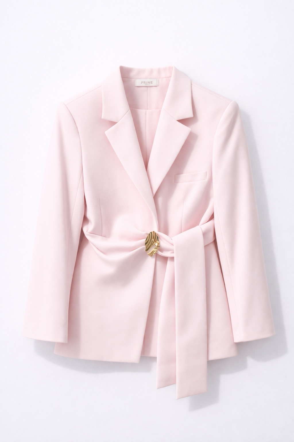 Blazer rose ceinturé détail bijou