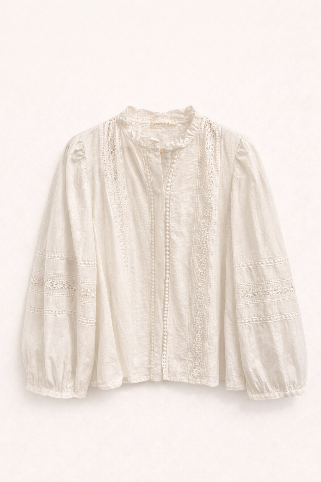 Chemise écru à détails dentelle