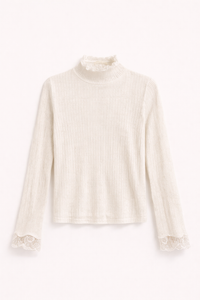 Pull côtelé écru à détails dentelle