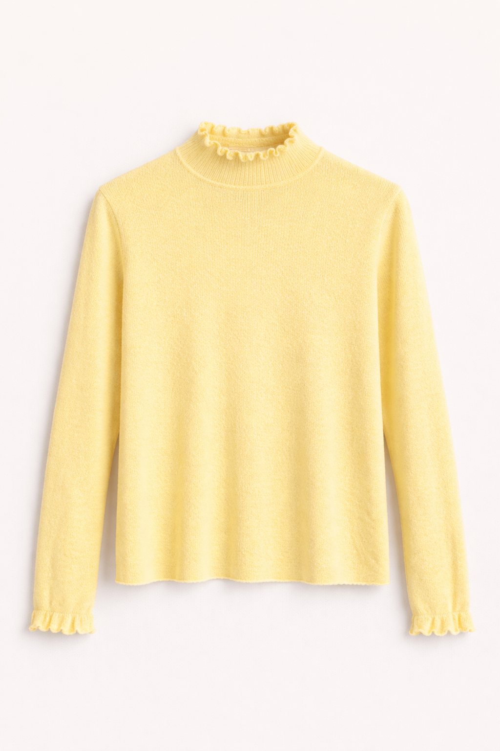 Pull fin jaune col froncé
