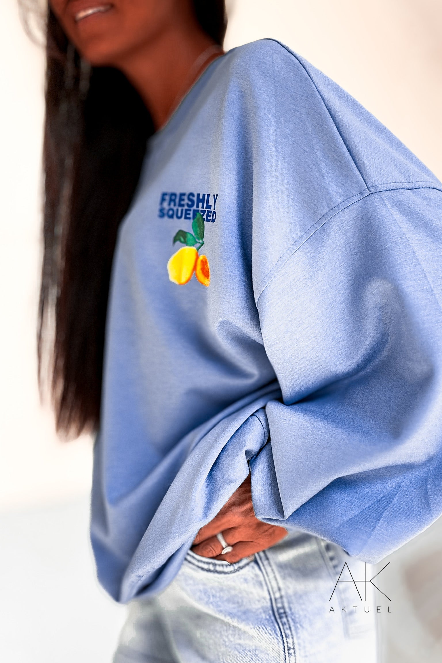 Sweat Bleu "Freshly Squeeze"