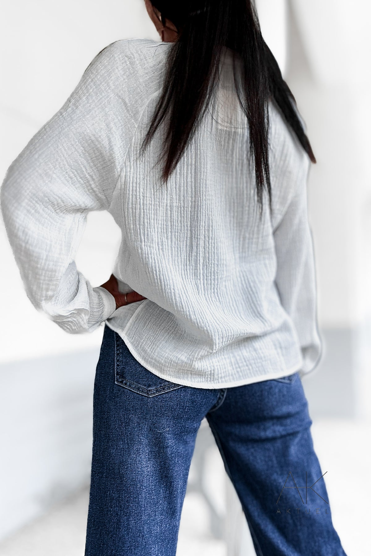 Blouse en gaze de coton à détails broderies fleuries bordeaux