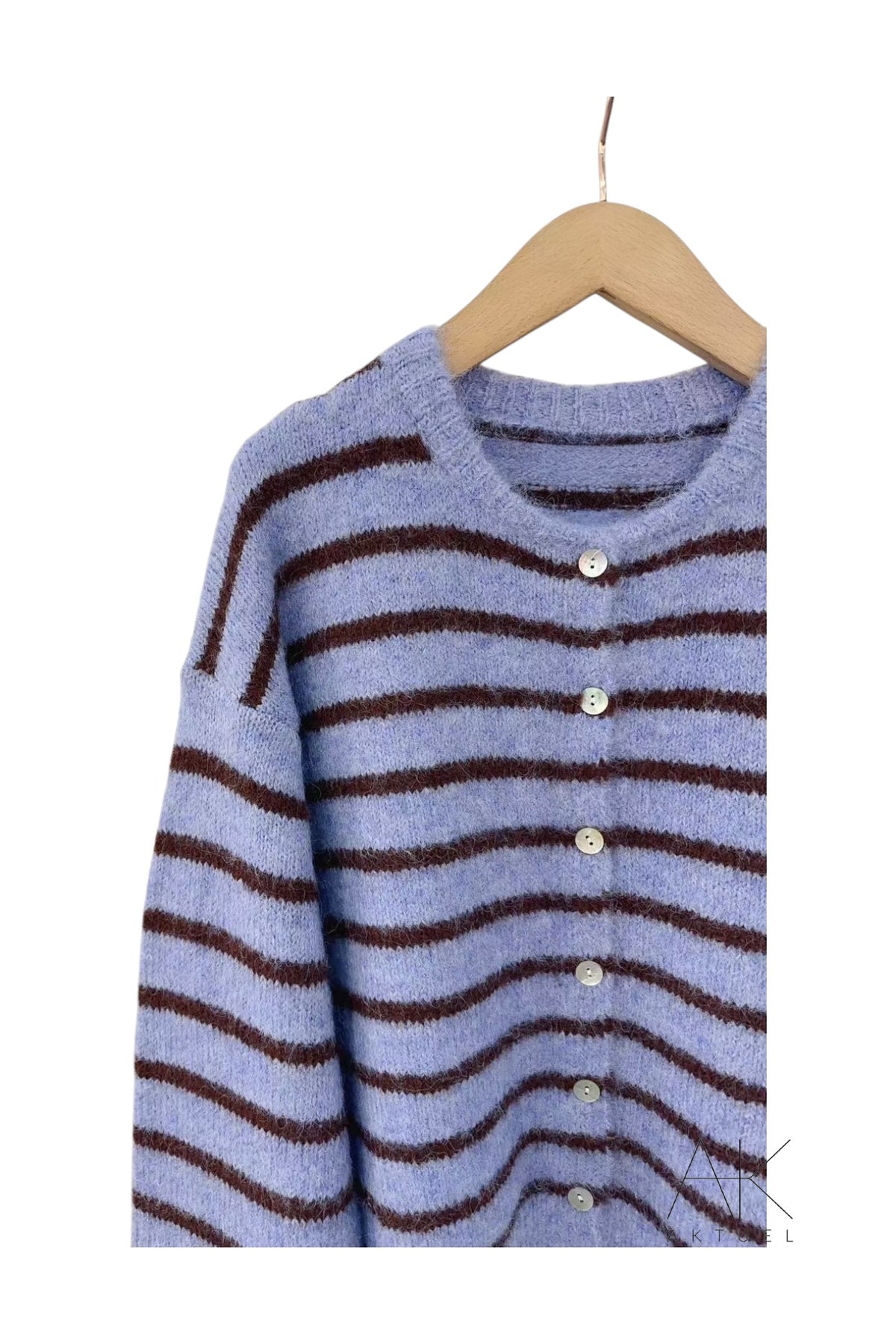 Gilet rayé bleu et marron